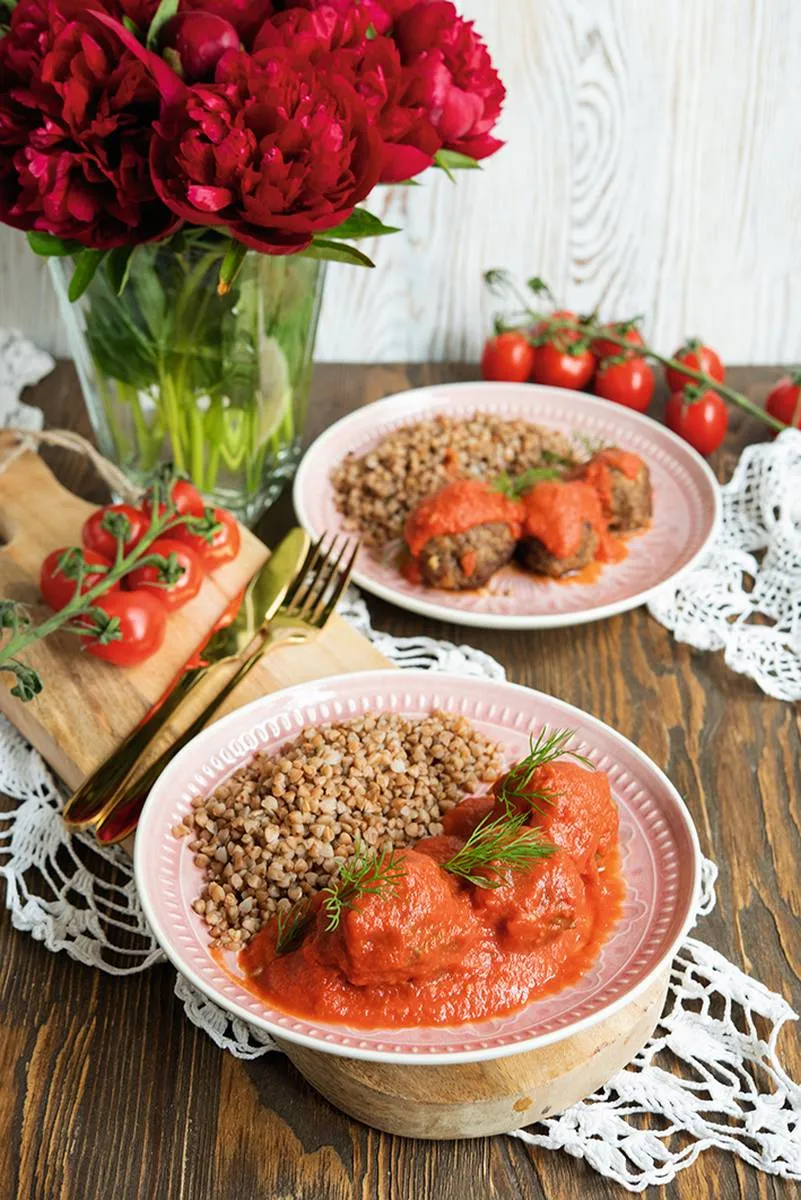 Karminadle w pomidorach