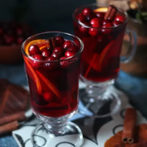 Kompot żurawinowy z pomarańczą i cynamonem