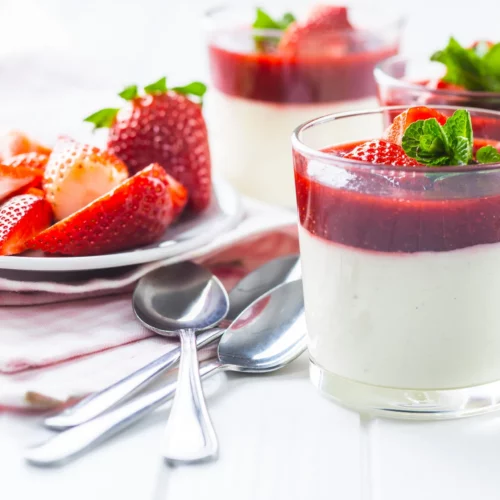 Panna Cotta z truskawkami